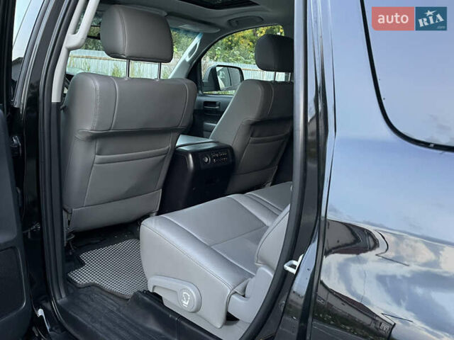 Черный Тойота Секвойя, объемом двигателя 5.66 л и пробегом 188 тыс. км за 32500 $, фото 28 на Automoto.ua