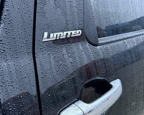 Черный Тойота Секвойя, объемом двигателя 5.7 л и пробегом 107 тыс. км за 41900 $, фото 28 на Automoto.ua