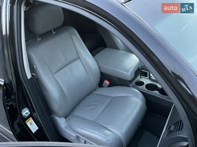 Черный Тойота Секвойя, объемом двигателя 5.66 л и пробегом 188 тыс. км за 30900 $, фото 24 на Automoto.ua