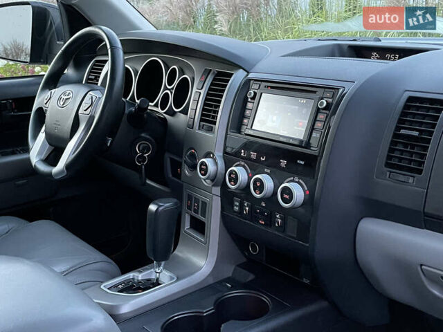 Черный Тойота Секвойя, объемом двигателя 5.66 л и пробегом 188 тыс. км за 30900 $, фото 30 на Automoto.ua