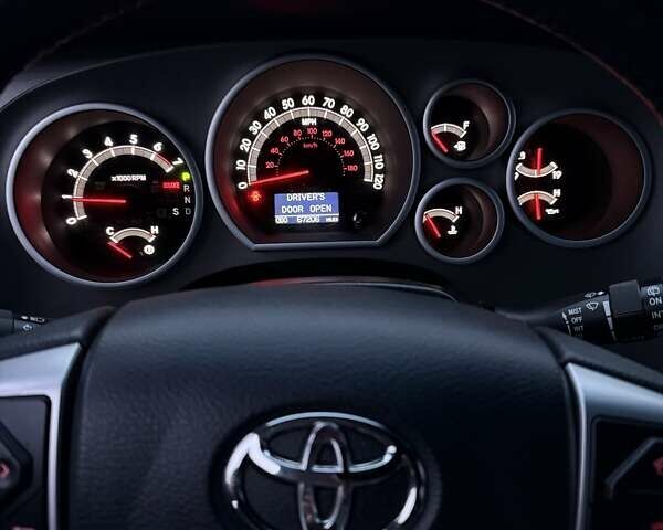 Черный Тойота Секвойя, объемом двигателя 5.7 л и пробегом 107 тыс. км за 41900 $, фото 15 на Automoto.ua