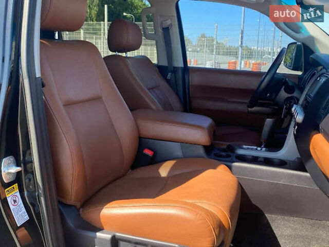 Черный Тойота Секвойя, объемом двигателя 5.69 л и пробегом 97 тыс. км за 45500 $, фото 17 на Automoto.ua