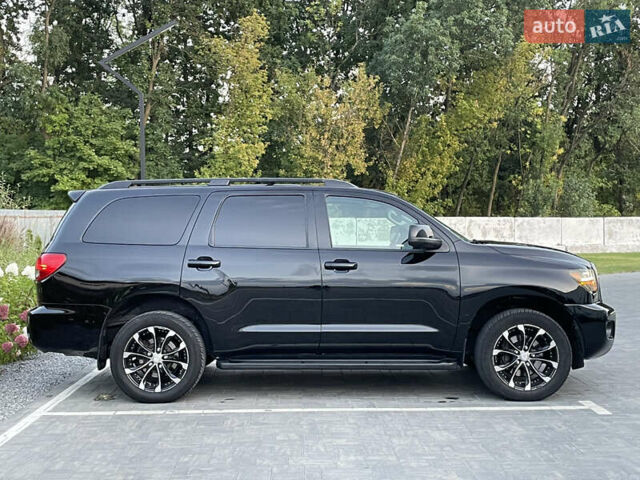 Черный Тойота Секвойя, объемом двигателя 5.66 л и пробегом 188 тыс. км за 30900 $, фото 5 на Automoto.ua
