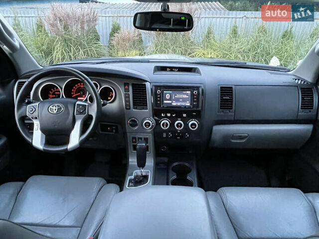 Черный Тойота Секвойя, объемом двигателя 5.66 л и пробегом 188 тыс. км за 30900 $, фото 16 на Automoto.ua