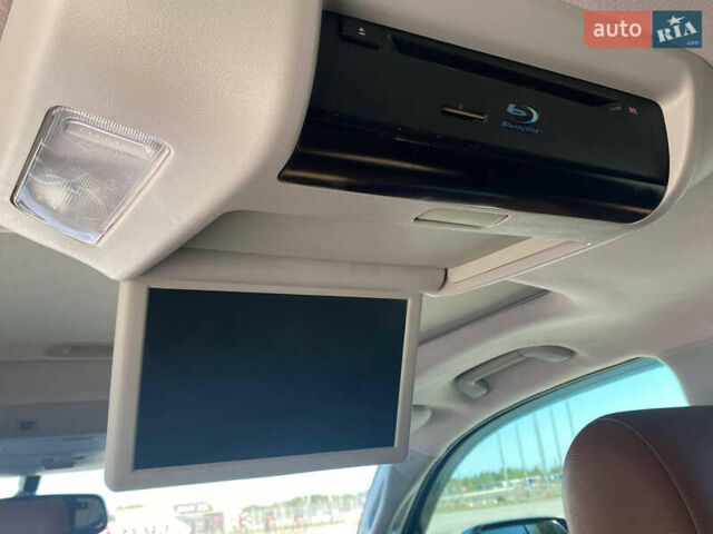 Черный Тойота Секвойя, объемом двигателя 5.69 л и пробегом 97 тыс. км за 45500 $, фото 7 на Automoto.ua