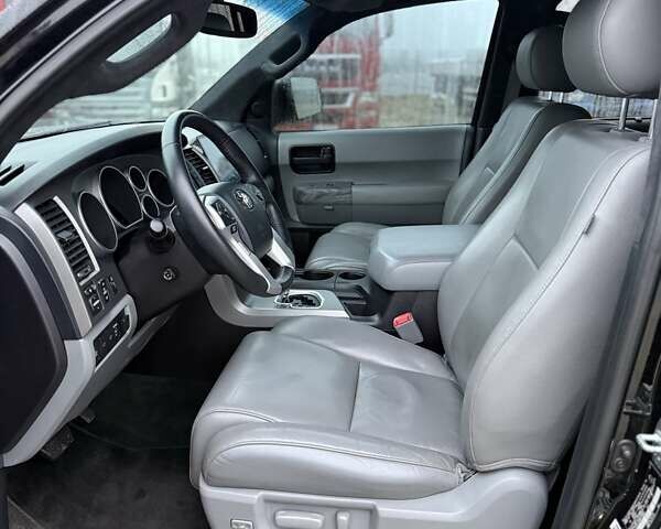 Черный Тойота Секвойя, объемом двигателя 5.7 л и пробегом 107 тыс. км за 41900 $, фото 10 на Automoto.ua