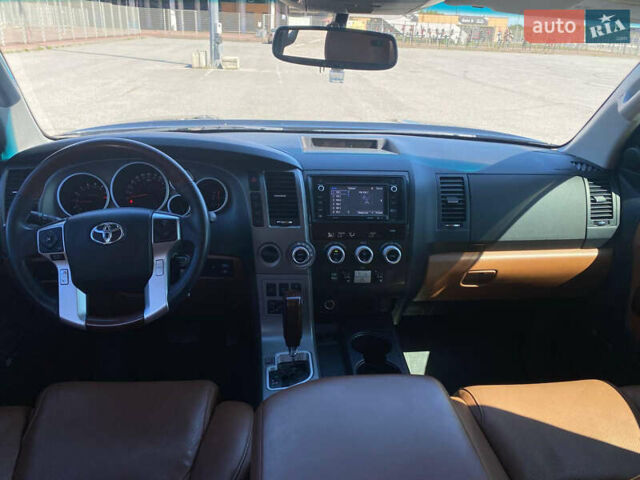 Черный Тойота Секвойя, объемом двигателя 5.69 л и пробегом 97 тыс. км за 45500 $, фото 9 на Automoto.ua