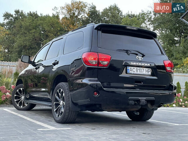 Черный Тойота Секвойя, объемом двигателя 5.66 л и пробегом 188 тыс. км за 32500 $, фото 11 на Automoto.ua