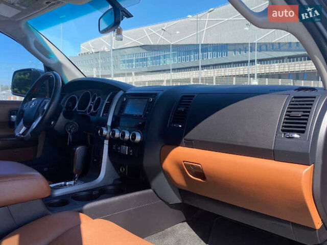 Черный Тойота Секвойя, объемом двигателя 5.69 л и пробегом 97 тыс. км за 45500 $, фото 16 на Automoto.ua