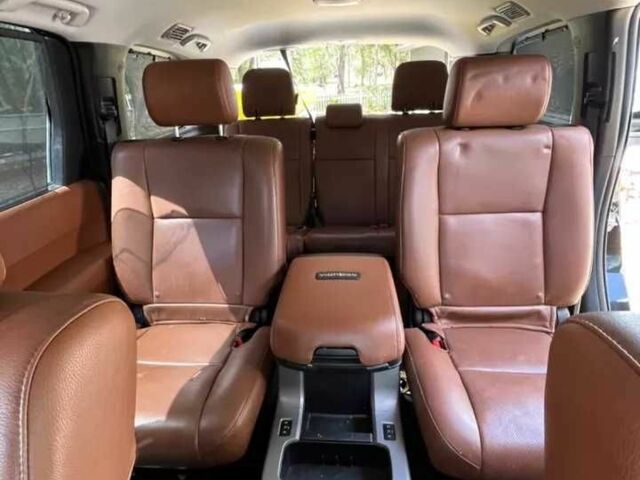 Черный Тойота Секвойя, объемом двигателя 5.7 л и пробегом 42 тыс. км за 6900 $, фото 19 на Automoto.ua