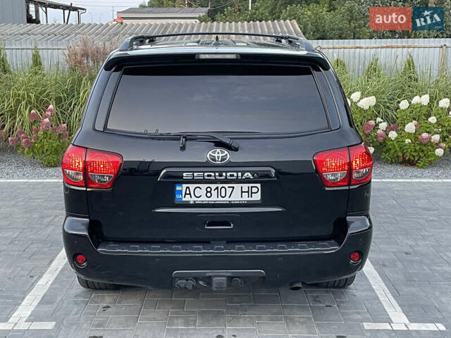 Черный Тойота Секвойя, объемом двигателя 5.66 л и пробегом 188 тыс. км за 30900 $, фото 12 на Automoto.ua