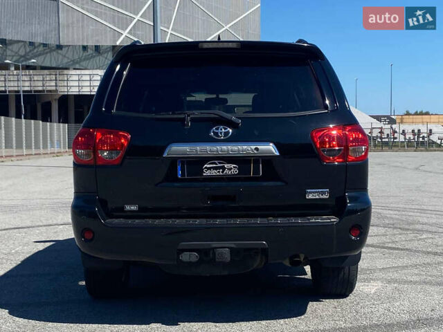 Черный Тойота Секвойя, объемом двигателя 5.69 л и пробегом 97 тыс. км за 45500 $, фото 3 на Automoto.ua