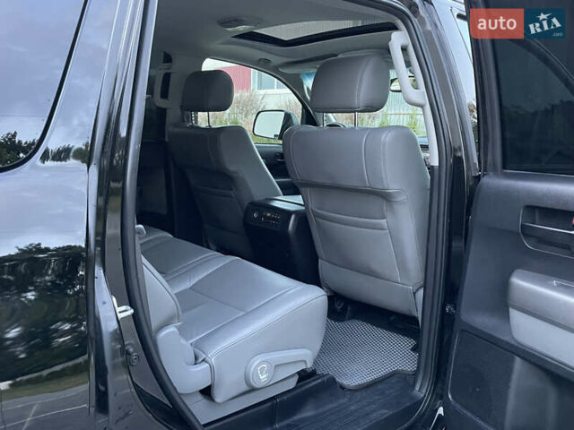 Черный Тойота Секвойя, объемом двигателя 5.66 л и пробегом 188 тыс. км за 32500 $, фото 30 на Automoto.ua