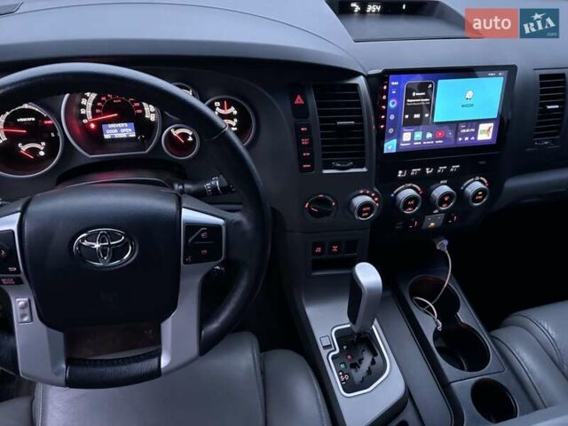 Черный Тойота Секвойя, объемом двигателя 5.7 л и пробегом 107 тыс. км за 41900 $, фото 12 на Automoto.ua