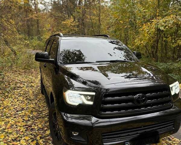 Черный Тойота Секвойя, объемом двигателя 0 л и пробегом 260 тыс. км за 26500 $, фото 3 на Automoto.ua