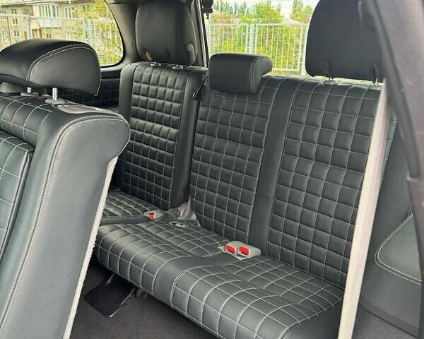 Чорний Тойота Секвойя, об'ємом двигуна 5.66 л та пробігом 125 тис. км за 39990 $, фото 4 на Automoto.ua