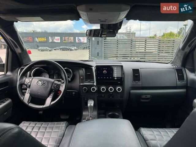 Чорний Тойота Секвойя, об'ємом двигуна 5.66 л та пробігом 125 тис. км за 39990 $, фото 5 на Automoto.ua