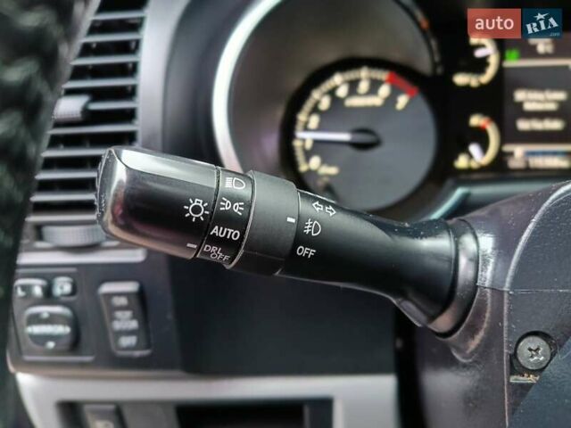 Черный Тойота Секвойя, объемом двигателя 5.66 л и пробегом 115 тыс. км за 39500 $, фото 49 на Automoto.ua