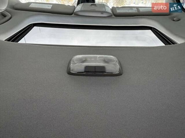 Черный Тойота Секвойя, объемом двигателя 5.66 л и пробегом 114 тыс. км за 34990 $, фото 18 на Automoto.ua