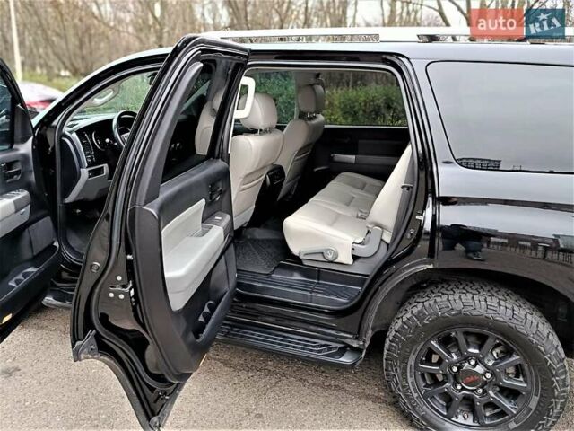 Черный Тойота Секвойя, объемом двигателя 5.66 л и пробегом 115 тыс. км за 39500 $, фото 20 на Automoto.ua