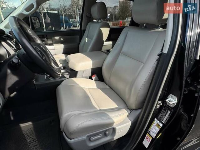 Черный Тойота Секвойя, объемом двигателя 5.66 л и пробегом 114 тыс. км за 34990 $, фото 8 на Automoto.ua