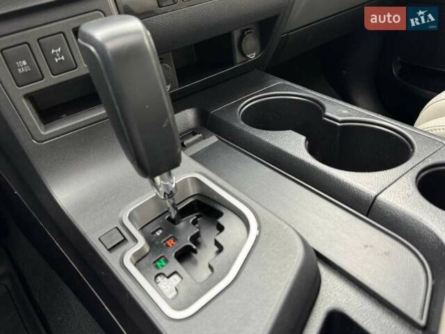 Черный Тойота Секвойя, объемом двигателя 5.66 л и пробегом 114 тыс. км за 34990 $, фото 17 на Automoto.ua