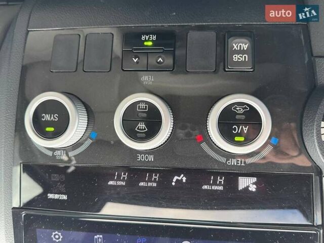 Черный Тойота Секвойя, объемом двигателя 5.66 л и пробегом 114 тыс. км за 34990 $, фото 26 на Automoto.ua