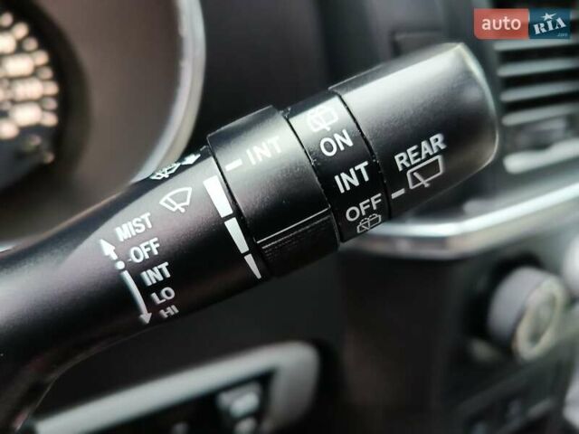 Черный Тойота Секвойя, объемом двигателя 5.66 л и пробегом 115 тыс. км за 39500 $, фото 50 на Automoto.ua