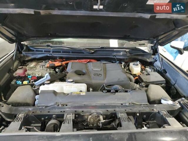 Черный Тойота Секвойя, объемом двигателя 0 л и пробегом 51 тыс. км за 76000 $, фото 10 на Automoto.ua