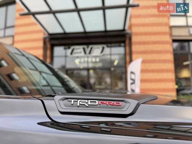 Черный Тойота Секвойя, объемом двигателя 3.45 л и пробегом 5 тыс. км за 155000 $, фото 26 на Automoto.ua