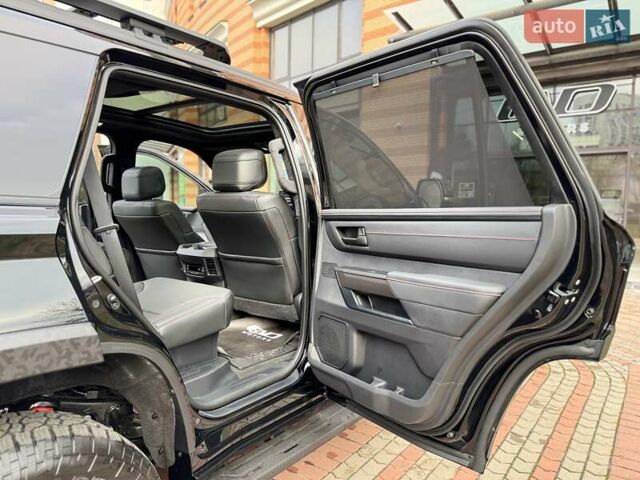 Черный Тойота Секвойя, объемом двигателя 3.45 л и пробегом 5 тыс. км за 155000 $, фото 18 на Automoto.ua