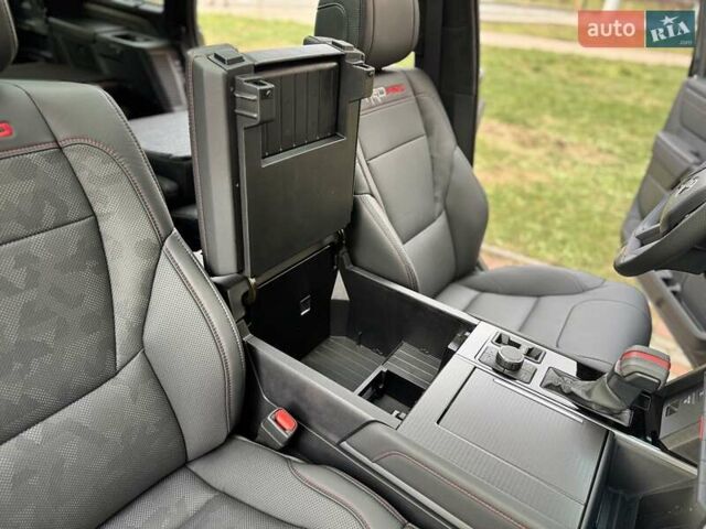 Черный Тойота Секвойя, объемом двигателя 3.45 л и пробегом 5 тыс. км за 155000 $, фото 16 на Automoto.ua