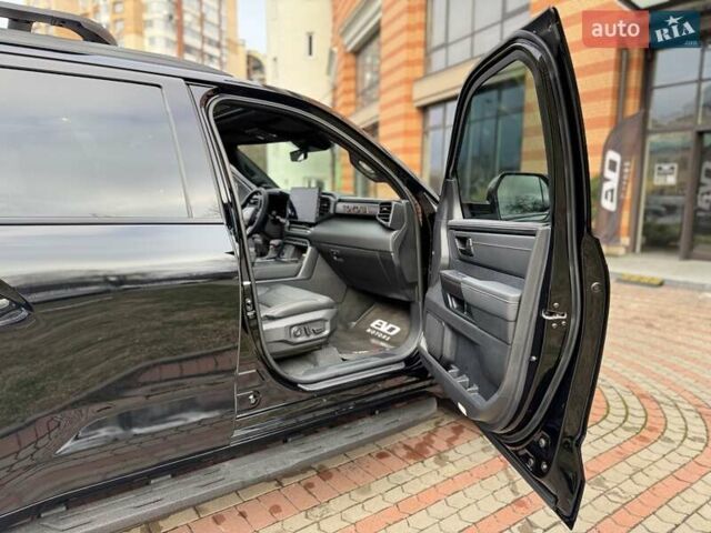 Черный Тойота Секвойя, объемом двигателя 3.45 л и пробегом 5 тыс. км за 155000 $, фото 17 на Automoto.ua