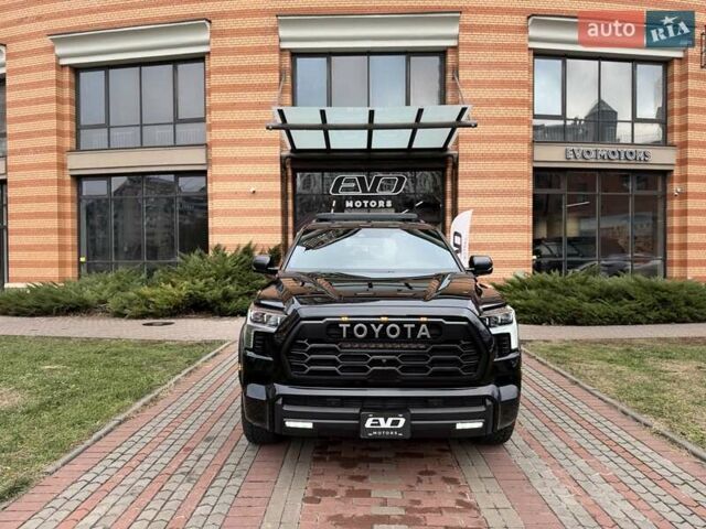 Черный Тойота Секвойя, объемом двигателя 3.45 л и пробегом 5 тыс. км за 155000 $, фото 1 на Automoto.ua