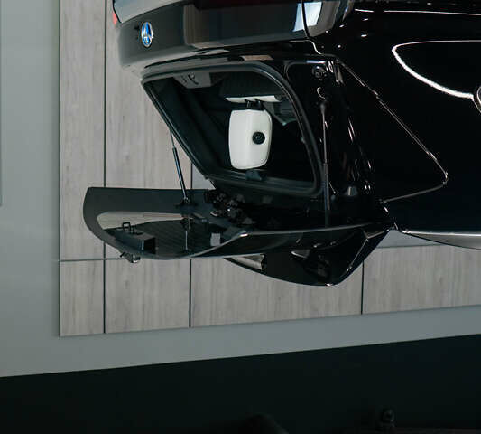 Черный Тойота Секвойя, объемом двигателя 3.45 л и пробегом 3 тыс. км за 145000 $, фото 26 на Automoto.ua