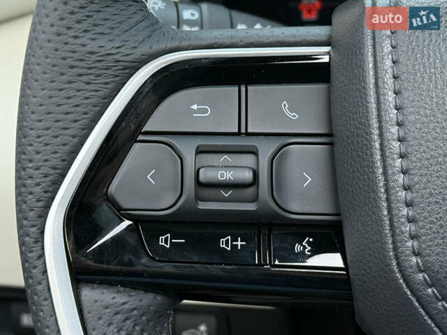 Черный Тойота Секвойя, объемом двигателя 3.5 л и пробегом 1 тыс. км за 150000 $, фото 71 на Automoto.ua