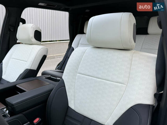 Черный Тойота Секвойя, объемом двигателя 3.5 л и пробегом 1 тыс. км за 150000 $, фото 42 на Automoto.ua