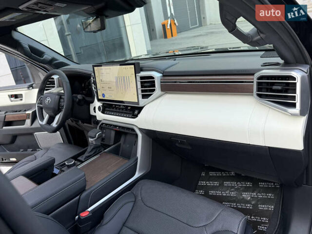 Черный Тойота Секвойя, объемом двигателя 3.5 л и пробегом 1 тыс. км за 150000 $, фото 49 на Automoto.ua