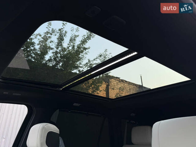 Черный Тойота Секвойя, объемом двигателя 3.5 л и пробегом 1 тыс. км за 150000 $, фото 90 на Automoto.ua