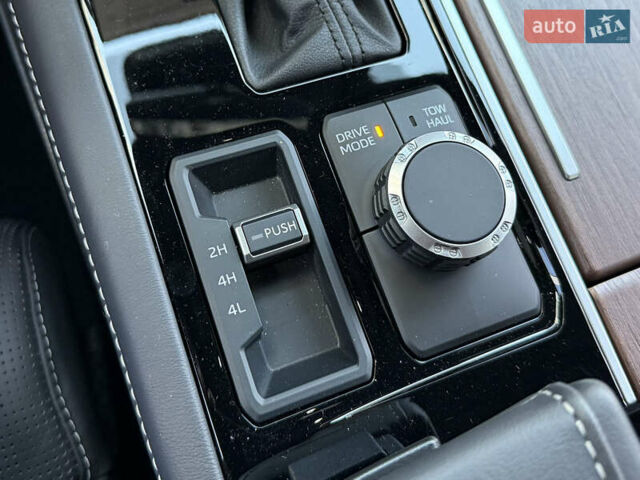 Черный Тойота Секвойя, объемом двигателя 3.5 л и пробегом 1 тыс. км за 150000 $, фото 80 на Automoto.ua