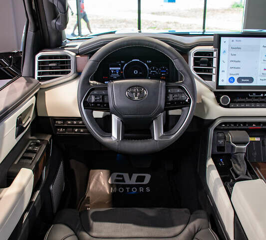 Черный Тойота Секвойя, объемом двигателя 3.45 л и пробегом 3 тыс. км за 145000 $, фото 22 на Automoto.ua