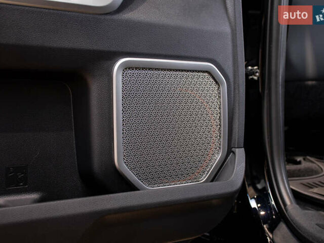 Черный Тойота Секвойя, объемом двигателя 3.45 л и пробегом 3 тыс. км за 145000 $, фото 46 на Automoto.ua