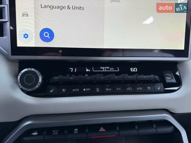 Черный Тойота Секвойя, объемом двигателя 3.5 л и пробегом 1 тыс. км за 150000 $, фото 81 на Automoto.ua