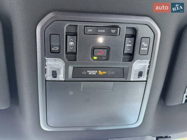 Черный Тойота Секвойя, объемом двигателя 3.5 л и пробегом 1 тыс. км за 150000 $, фото 85 на Automoto.ua