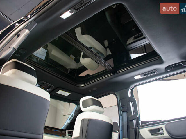 Черный Тойота Секвойя, объемом двигателя 3.45 л и пробегом 3 тыс. км за 145000 $, фото 37 на Automoto.ua