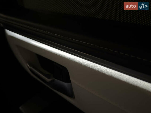 Черный Тойота Секвойя, объемом двигателя 3.5 л и пробегом 1 тыс. км за 150000 $, фото 92 на Automoto.ua