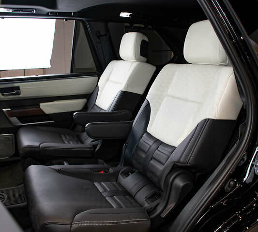 Черный Тойота Секвойя, объемом двигателя 3.45 л и пробегом 3 тыс. км за 145000 $, фото 42 на Automoto.ua