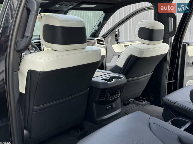 Черный Тойота Секвойя, объемом двигателя 3.5 л и пробегом 1 тыс. км за 150000 $, фото 50 на Automoto.ua