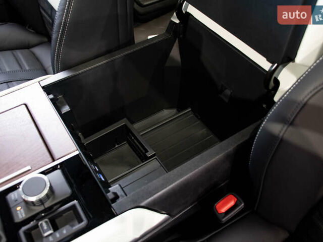 Черный Тойота Секвойя, объемом двигателя 3.45 л и пробегом 3 тыс. км за 145000 $, фото 32 на Automoto.ua