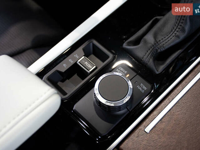 Черный Тойота Секвойя, объемом двигателя 3.45 л и пробегом 3 тыс. км за 145000 $, фото 30 на Automoto.ua